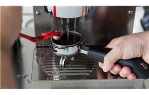 راهنمای کامل تمیز کردن و رسوب‌زدایی دستگاه اسپرسوساز